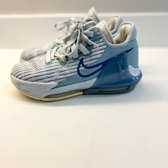 Nike Kids' Grade School LeBron Witness 6 Basketball Shoes Size 3.5Y - Picture 3 of 10
